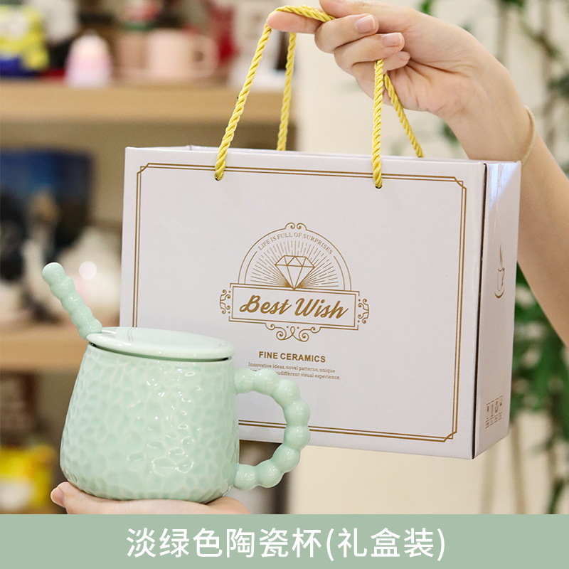 Simple mug with lid, spoon, office breakfast cup Item Picture