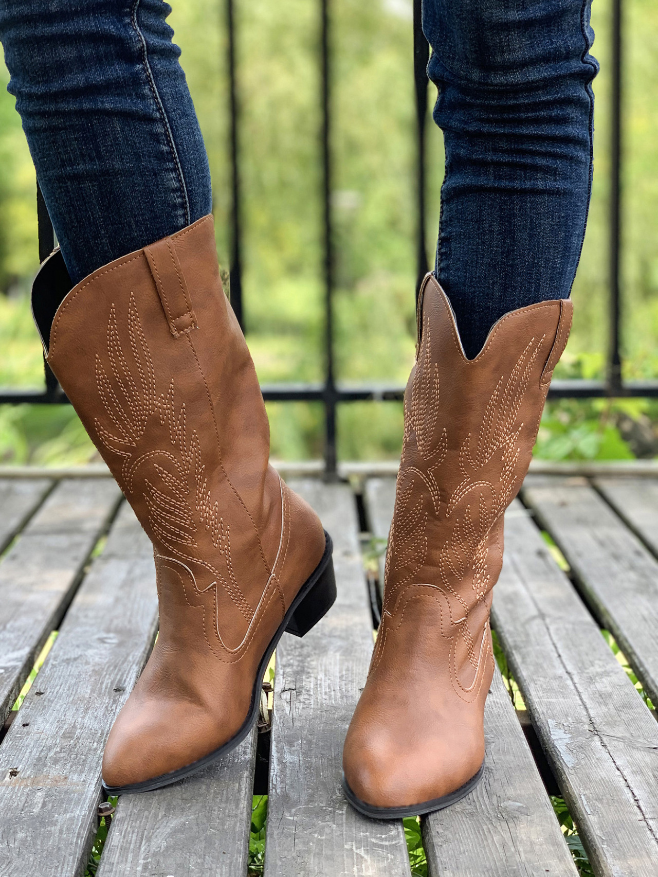 New 2023 autumn and winter women's leather boots for foreign trade, European and American mid-calf boots, PU pointed-toe sleeve cross-border large-sized women's boots Specification image