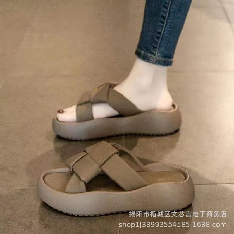 拖鞋女夏季时尚/拖鞋/凉拖/踩屎感鞋/水晶跟凉鞋细节图