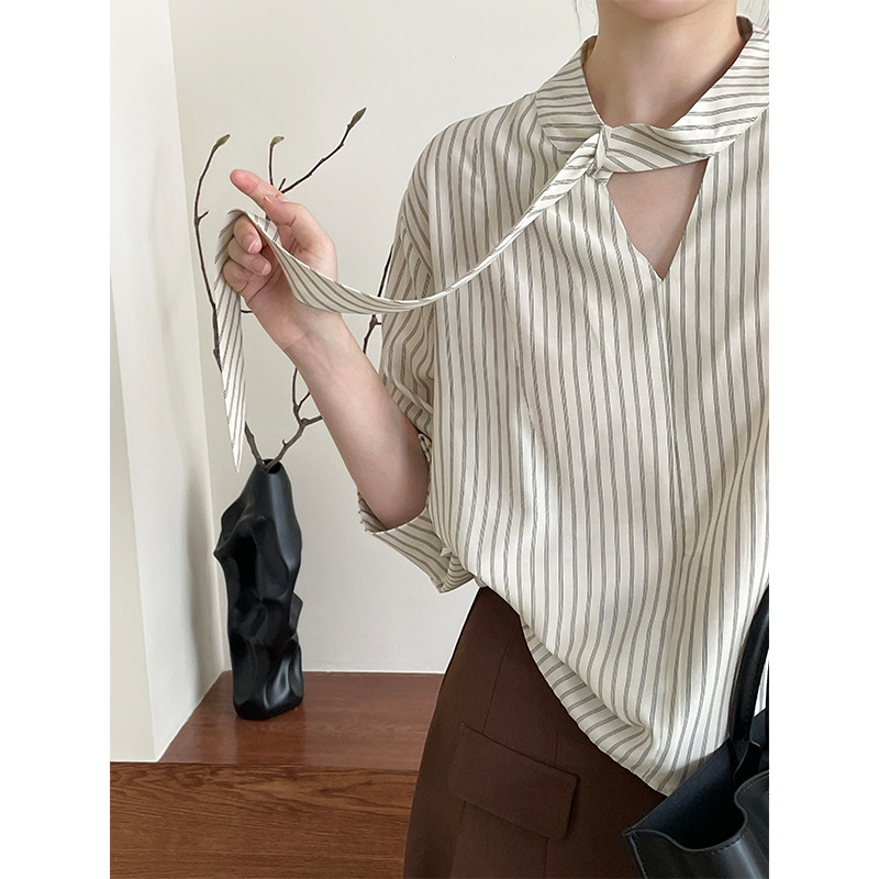 女式衬衫实物图