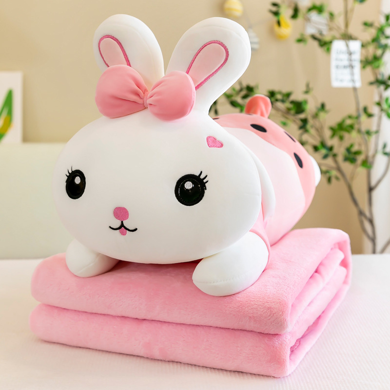 Wholesale of cartoon milk tea rabbit air conditioner quilts, two-in-one car air conditioner quilts, throw pillows, nap pillows and quilts, cross-border export Application Scenario