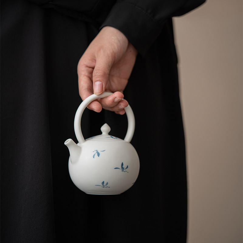 Moji matte hand-painted autumn water orchid handle teapot, a scholar's household teapot for brewing and filtering, a Japanese-style teapot details Picture