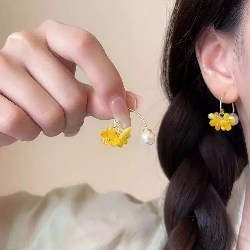 New retro oil painting style osmanthus tassel ear stud design, long yellow flower tassel ancient style new Chinese style earrings details Picture