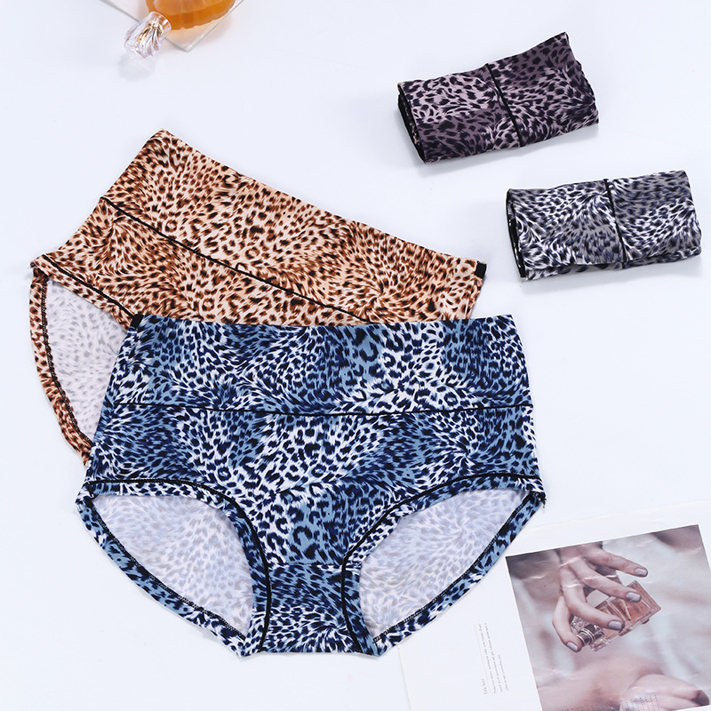 Autumn retro leopard print sexy women's underwear, breathable and close-fitting, mom plus-size, mid-to-high-waisted triangle pants for middle-aged and elderly people Specification image