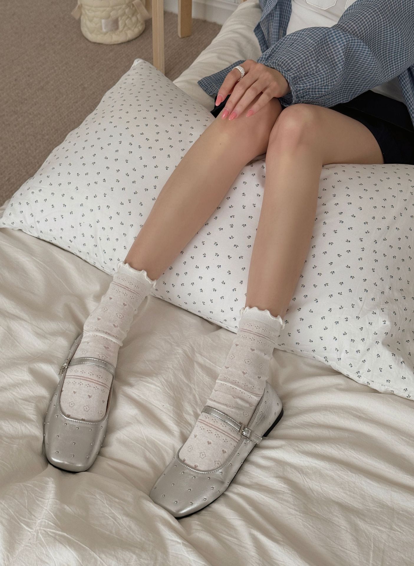 袜子地摊一件代发新款袜子春夏季女薄款花边中筒袜网眼小花镂空日系夏天百搭堆堆袜一件代发详情17