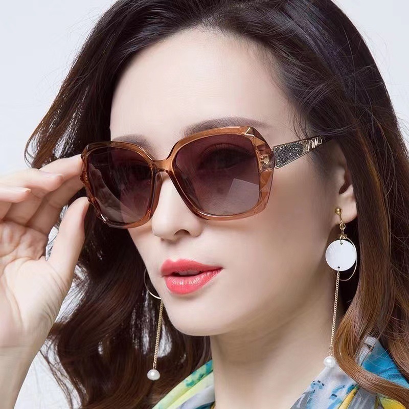 2024 new women's sunglasses: Trendy and fashionable large-frame sun protection sunglasses, vacation retro sunglasses Specification image