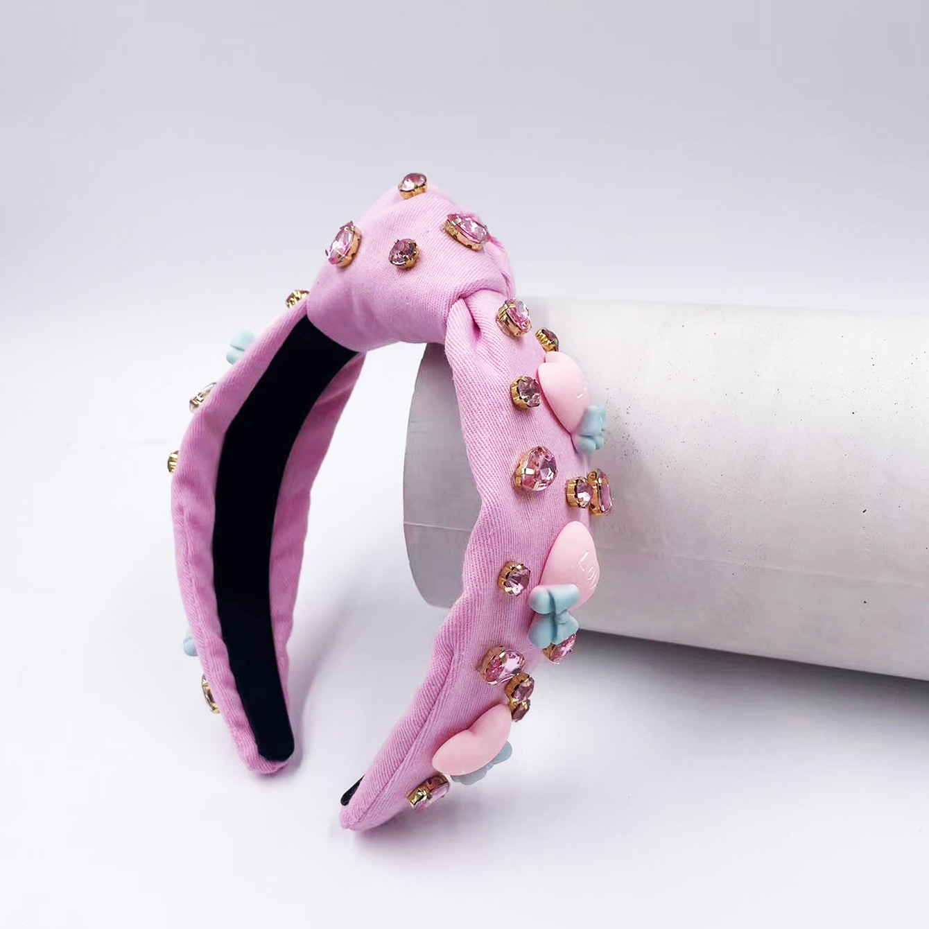 Qiwei Accessories Exclusive Qiwei Accessories Exclusive Qiwei Accessories Original New Style large heart, large bow, Valentine's Day diamond-encrusted red and pink high head knot wide edge fashionable hair band Specification image