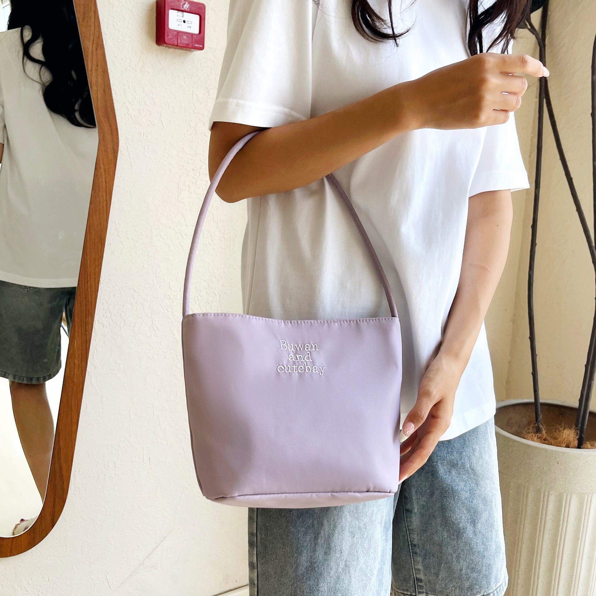 Korean dopamine spring bucket bag New single-shoulder personalized casual handbag, women's underarm bag tote bag, trendy details Picture