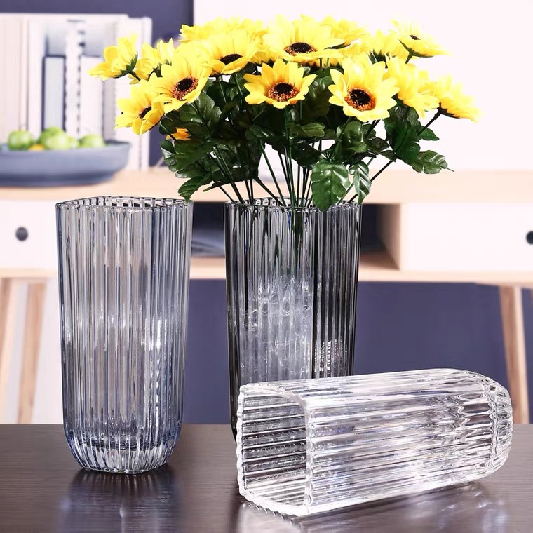 The U series column-style crystal vase with vertical patterns is a simple and modern living room glass vase for home decoration and flower arrangement Specification image