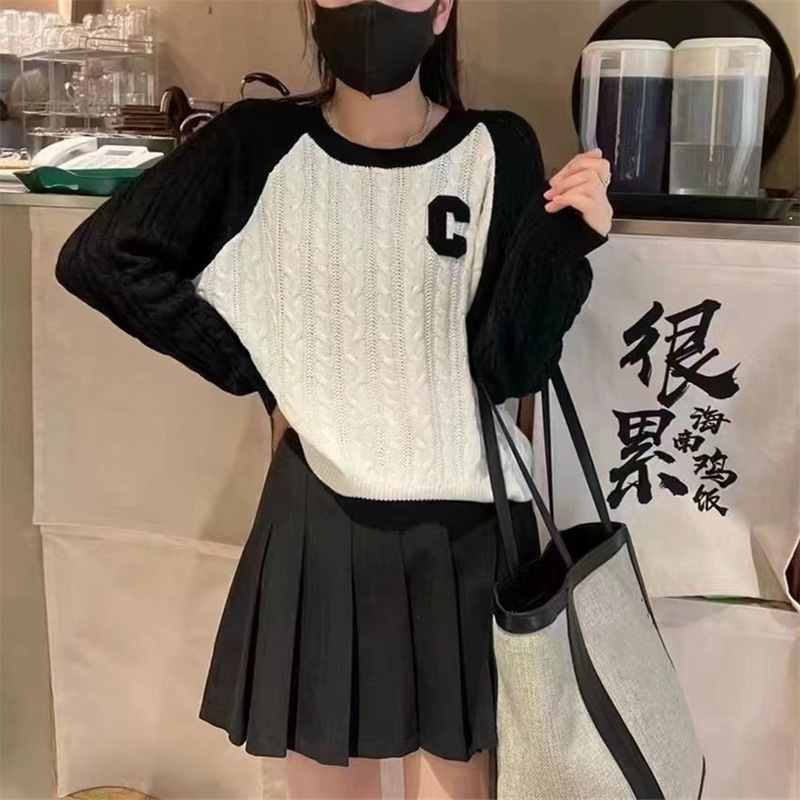 早秋女式针织衫2022新款字母贴布长袖圆领宽松套头毛衣女潮流撞色