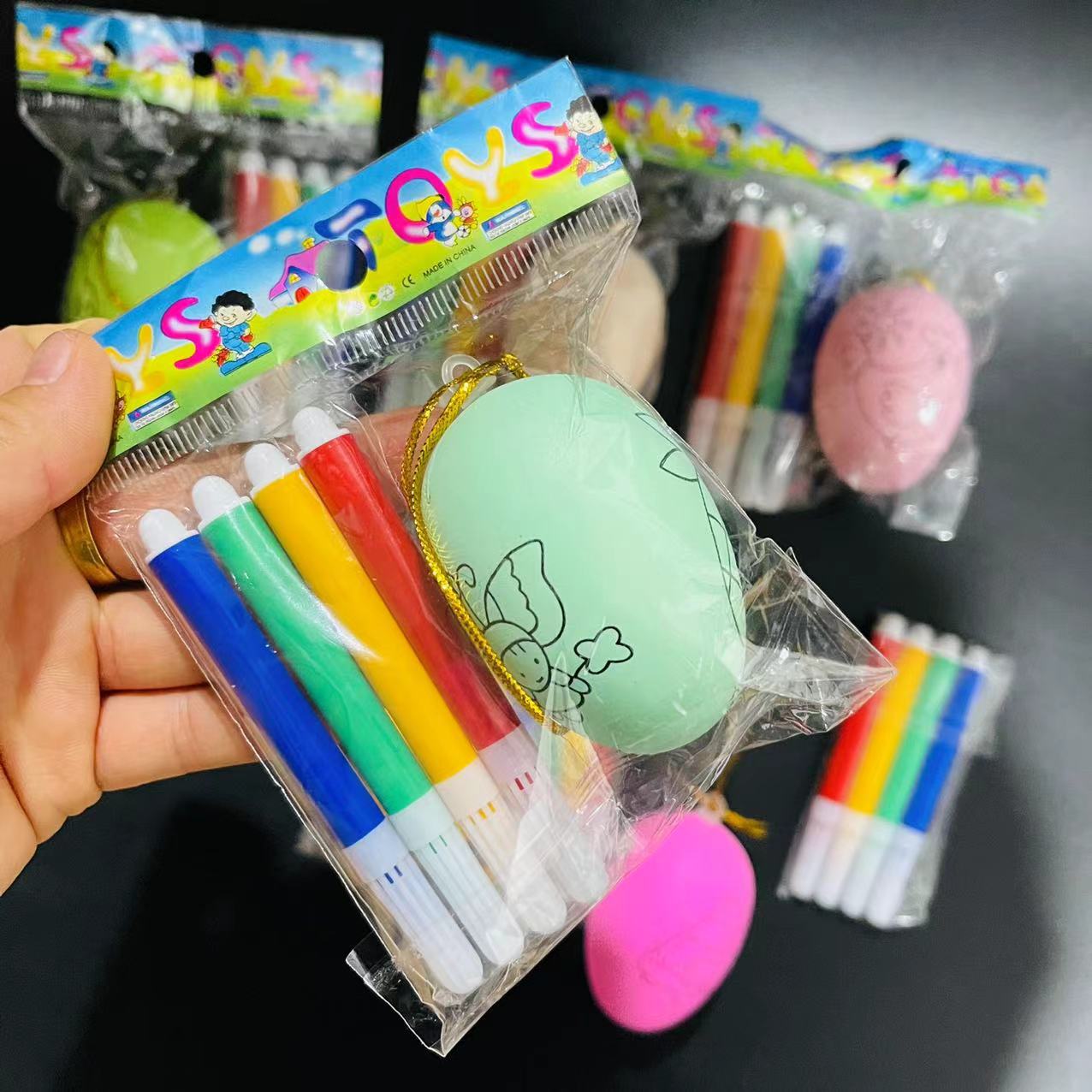 Creative children's DIY hand-painted egg set Puzzle hands-on colored egg student prize 1 yuan wholesale Application Scenario
