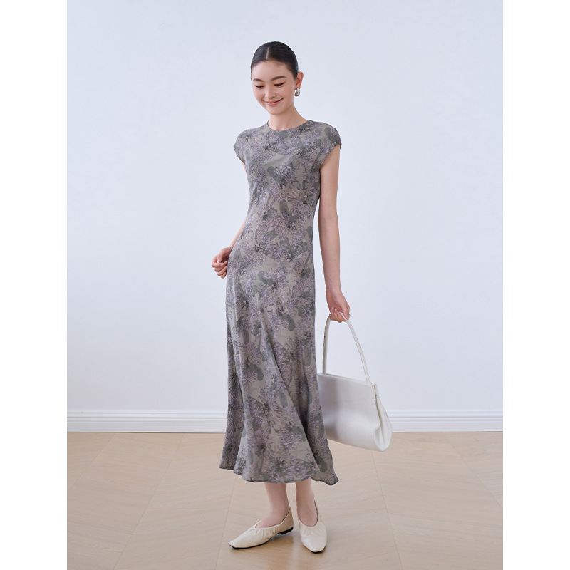 Rongtai's curvy beauty new Chinese-style improved cheongsam single-layer mulberry silk dress for women, small floral silk fishtail dress details Picture