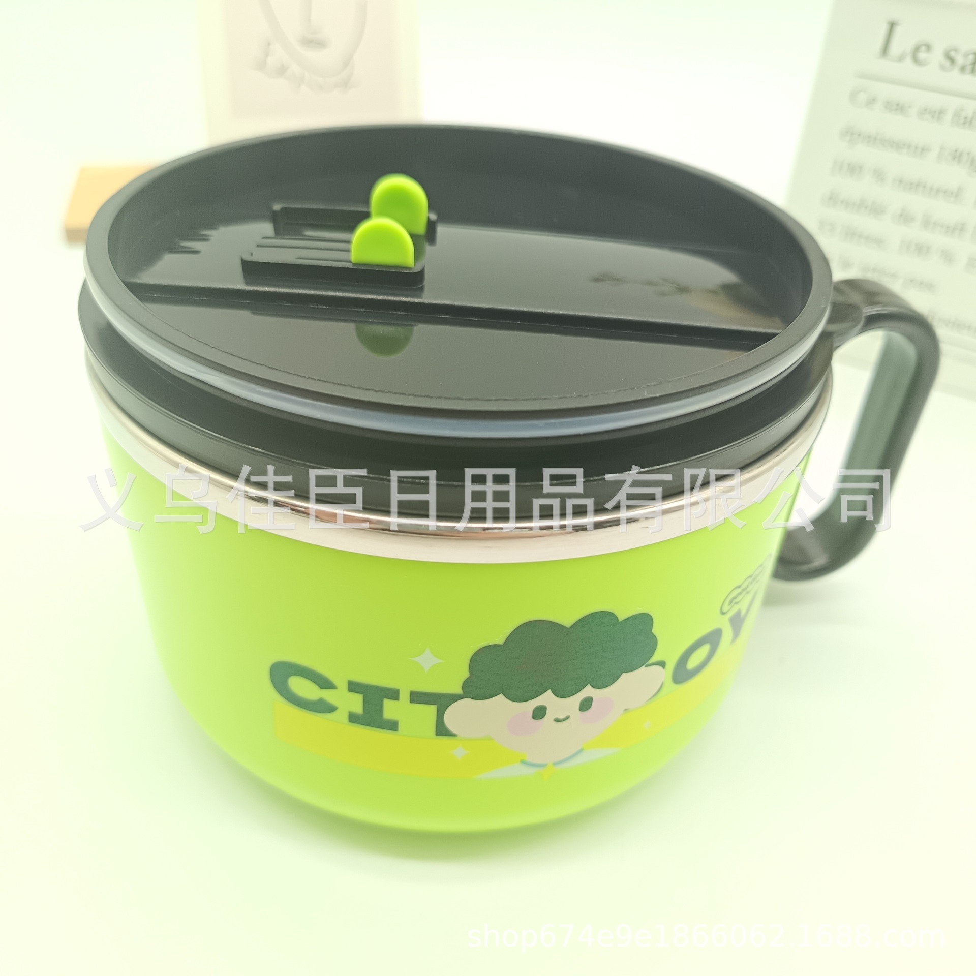 In 2025, Amazon's best-selling boy and girl patterned instant noodle bowl with lid, stainless steel rice bowl, round lunch box for work Application Scenario