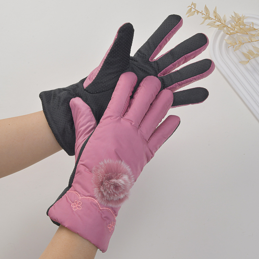 Cross-border women's gloves with plush balls, fashionable memory fabric anti-slip ski gloves, winter seven-star windproof gloves