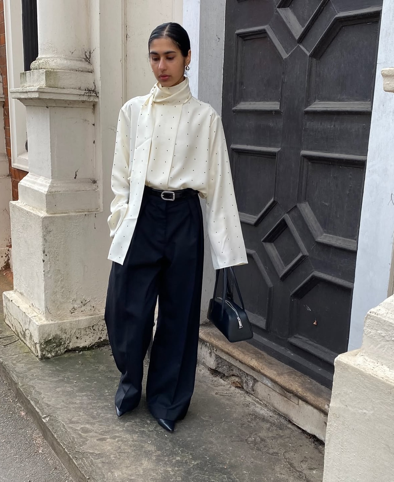 Wholesale of new French tapered polka dot shirts for women and loose European and American style long-sleeved commuter tops for women pic 6