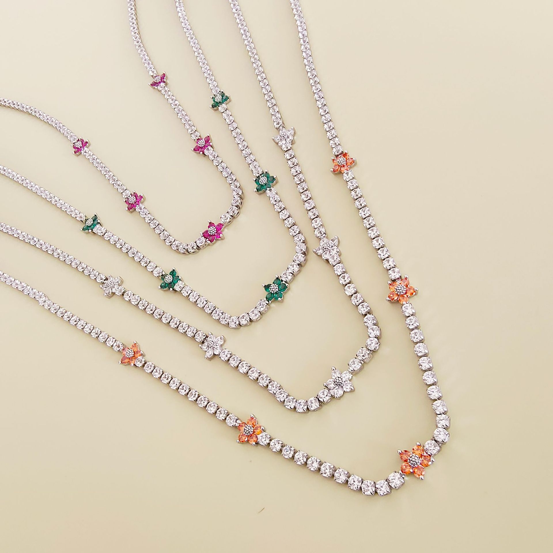 Diamond Cube Cross-border Ins Fashion Retro Necklace, women's European and American accessories collarbone chain, gold-plated light luxury high-end neckchain details Picture