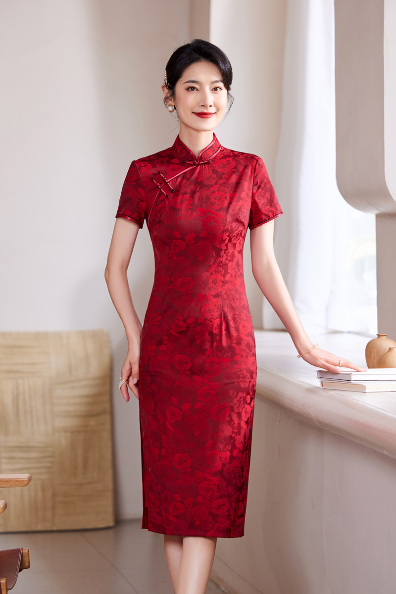 New summer improved cheongsam for middle-aged mothers, rose wedding banquet, red mid-length short-sleeved new Chinese-style dress Specification image
