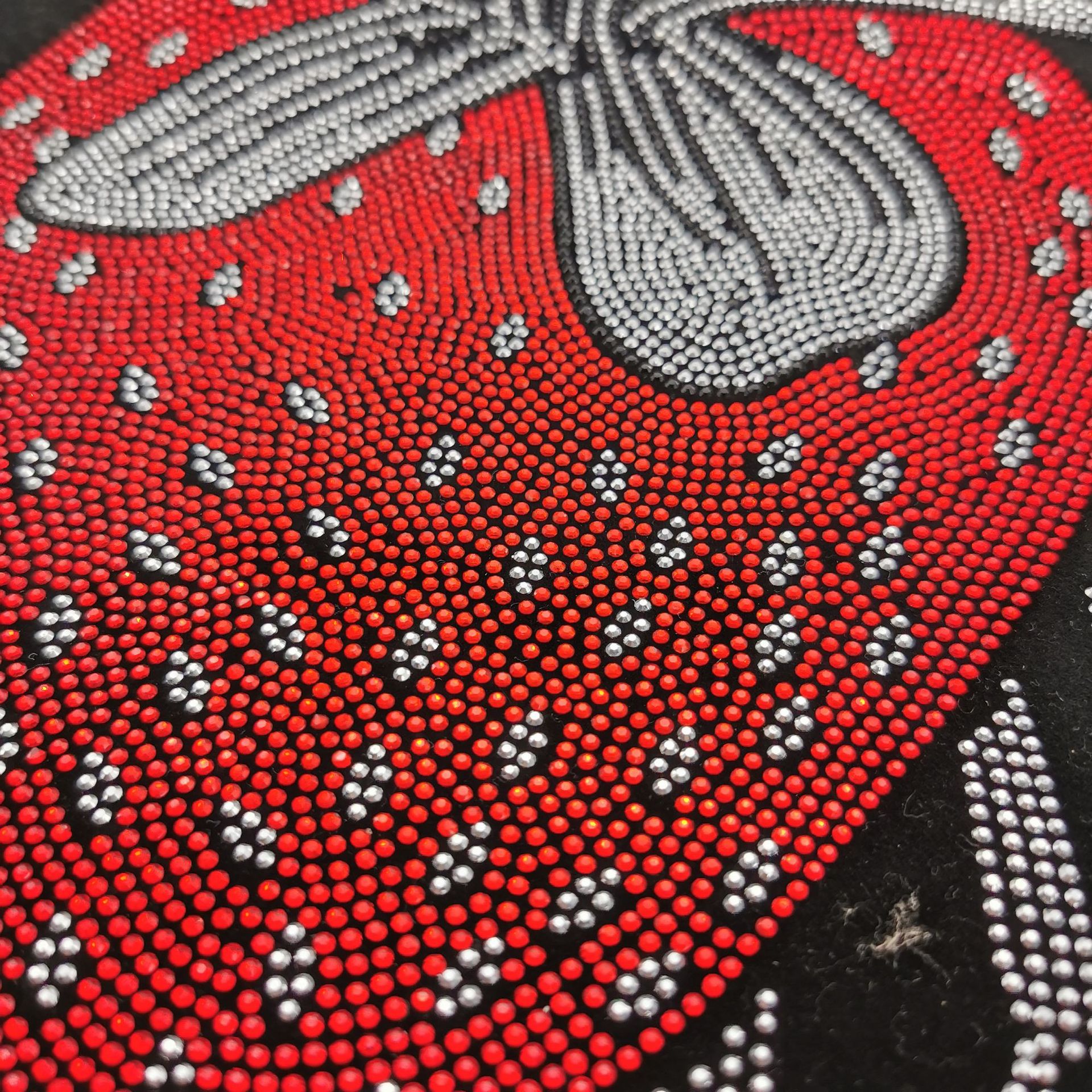 Gallo Christmas Color Strawberry Diamond Hot Paint Trend Explosion To Figure Custom Flat Bottom Diamond Wholesale Clothing Accessories Application Scenario