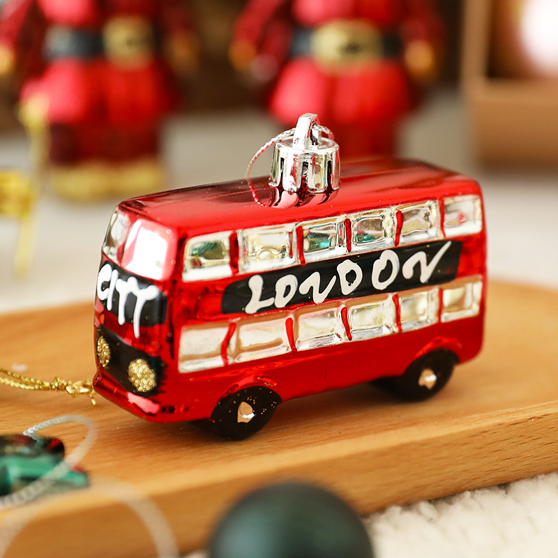 Cross-border new Christmas decorations: Christmas ball set, chili wine bottle, soldier bear wine bottle, Christmas tree pendant and display item Application Scenario