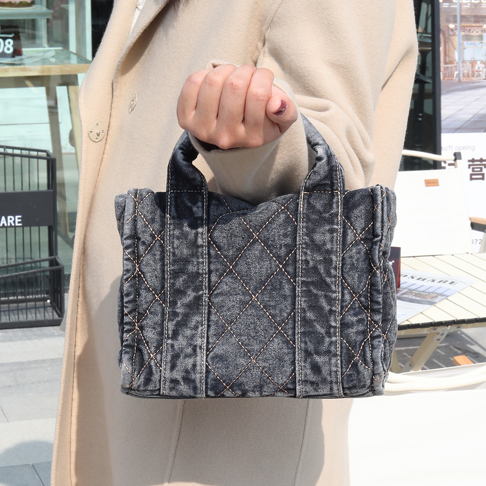Korean Version Of The New Leisure Art Washed Denim Bag 2023 Texture Embroidered Thread Cloth Bag Shoulder Underarm Bag details Picture