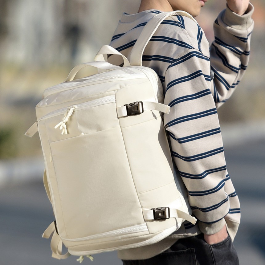 双肩包/背包/广州双肩包/太阳能背包/可折叠背包产品图