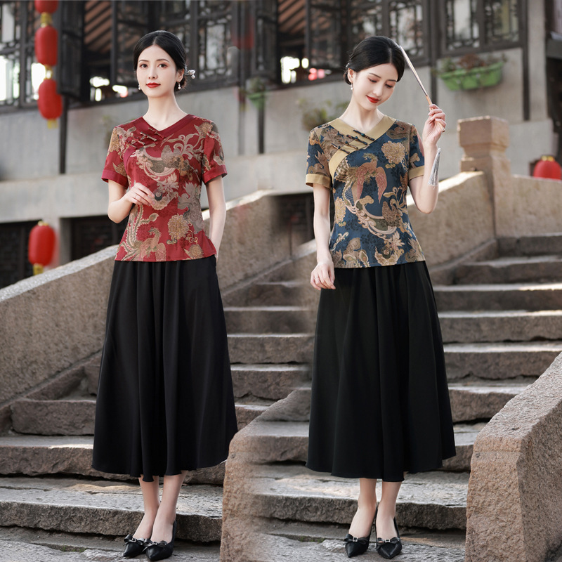 Yanran Cheongsam 2021 Spring New Collection: A two-piece set of retro and form-fitting cheongsam for middle-aged mothers with floral and gauze imprints