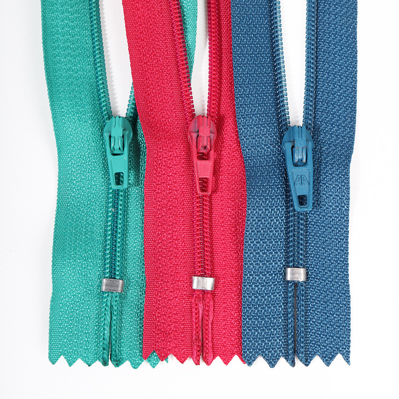 Wholesale of No. 3 colored nylon zipper closed tail invisible pull lock luggage and pants chain, jeans open crotch pocket pull chain Specification image