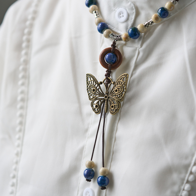 Wholesale of cultural and creative Jingdezhen ceramic necklaces, butterfly artistic ornaments, new Chinese-style artistic hand-woven necklaces Application Scenario