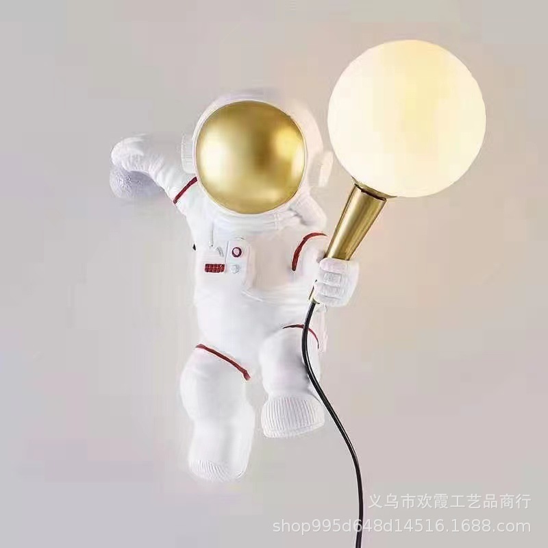 Astronaut children's room table lamp, bedroom bedside desk, creative night light, moon decoration, popular astronaut wall lamp Specification image