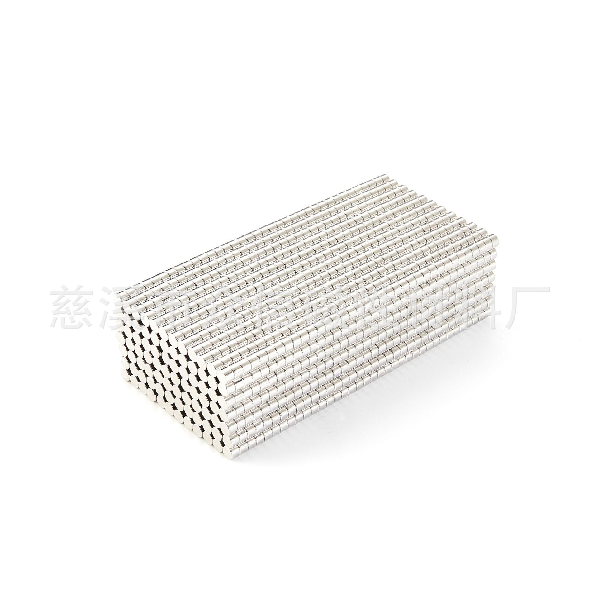 铝制品/高压喷头/门拉环/指甲剪/电动取酒器白底实物图