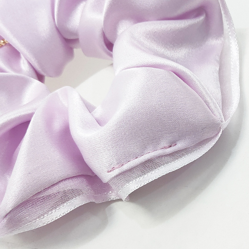 ins fresh and simple hair bands, elegant large intestine bands, the same style as JK uniforms, checked ponytail, pearl hair ties, small headwear accessories Application Scenario