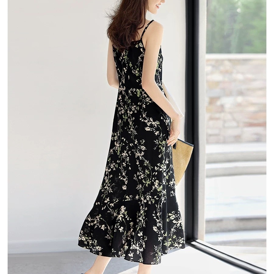 A beautiful and attractive fishtail dress for women in summer with floral patterns and a halter top Specification image