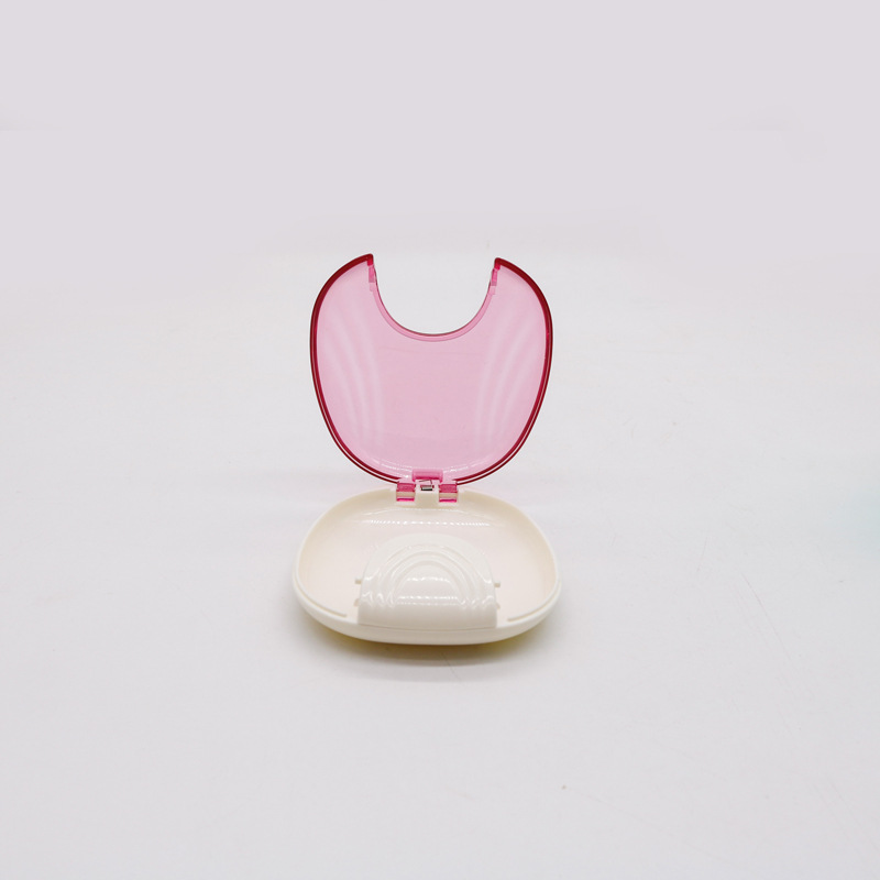 按压式贝壳型牙盒 透明牙套盒咬胶刷子收纳盒保持器盒假牙放置盒白底实物图