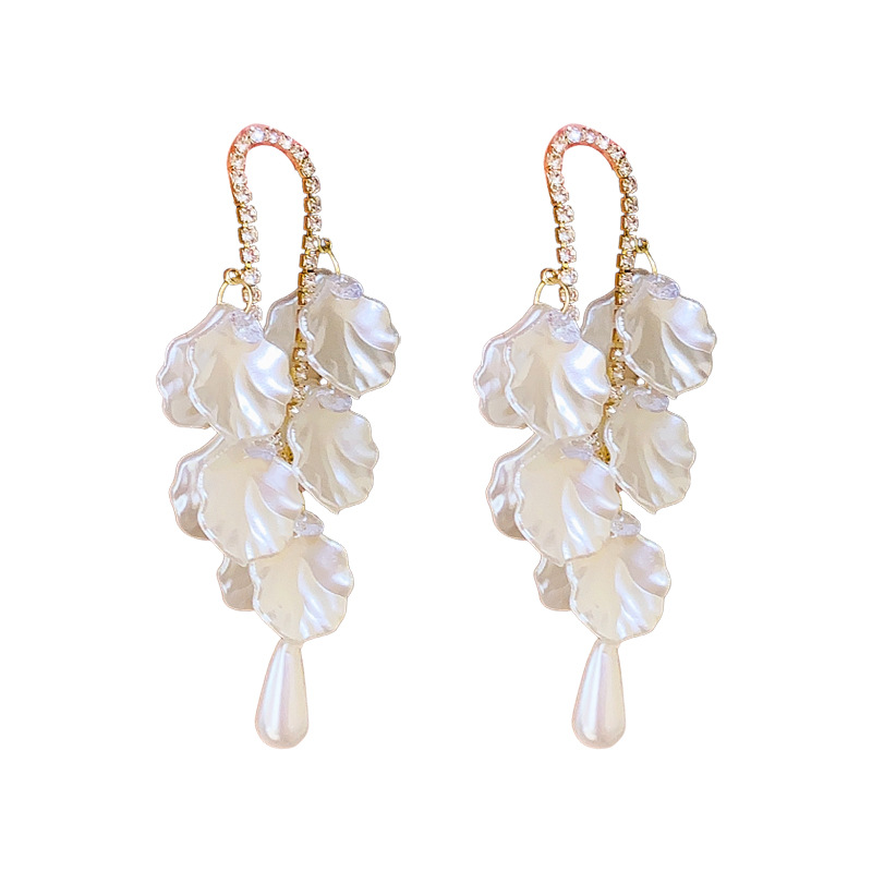 Silver needle, pearl, flower, shell, long tassel earrings, light luxury and fashionable design sense, high-end earrings wholesale Item Picture