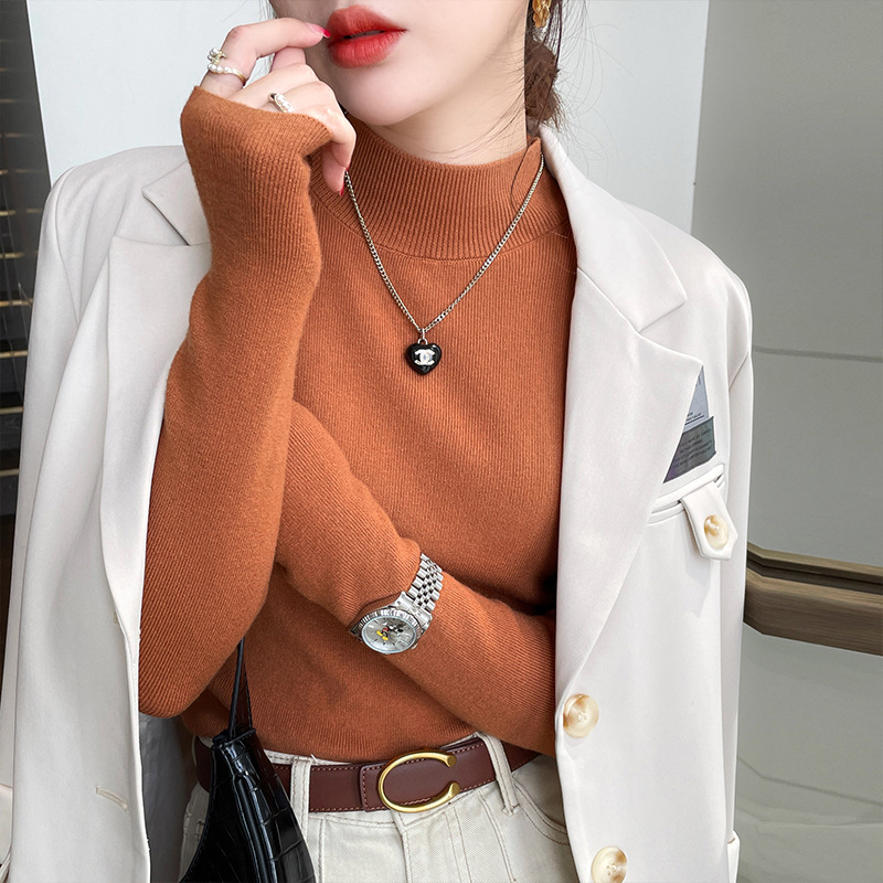 A semi-high-neck knitted sweater for women to wear as an inner layer in autumn and winter, a slimming sweater, a new style of high-end and stylish top for 2024 Application Scenario