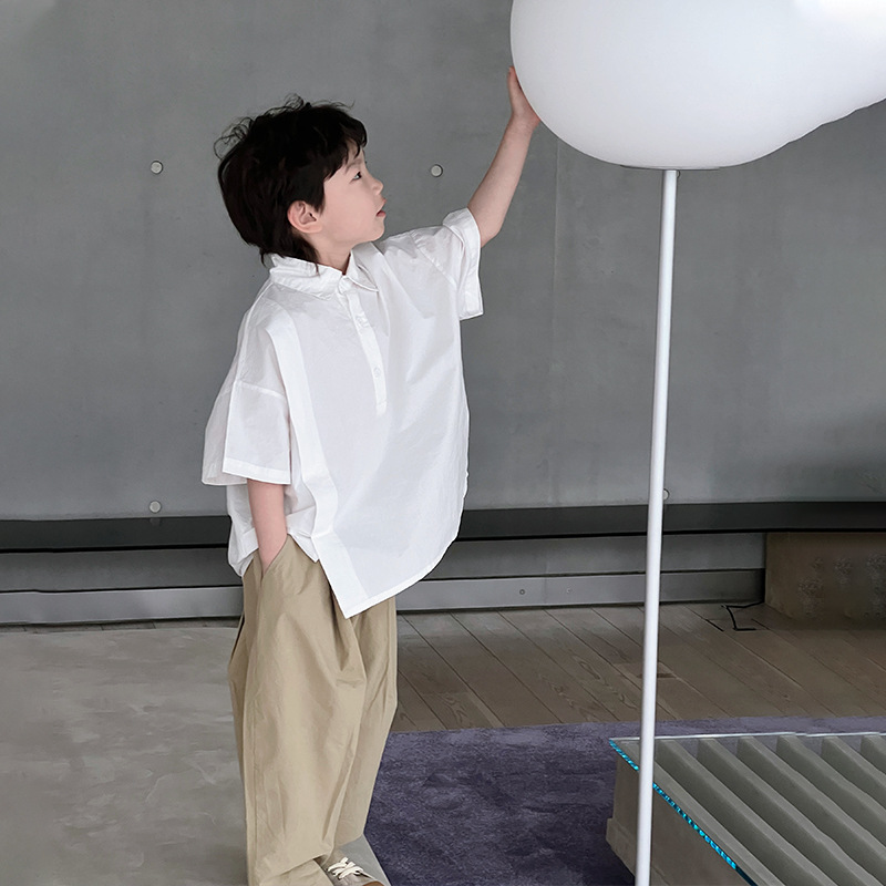 Children's summer clothing, boys' short-sleeved white shirts, 2024 summer new style shirts, cool and loose tops for little boys wholesale details Picture