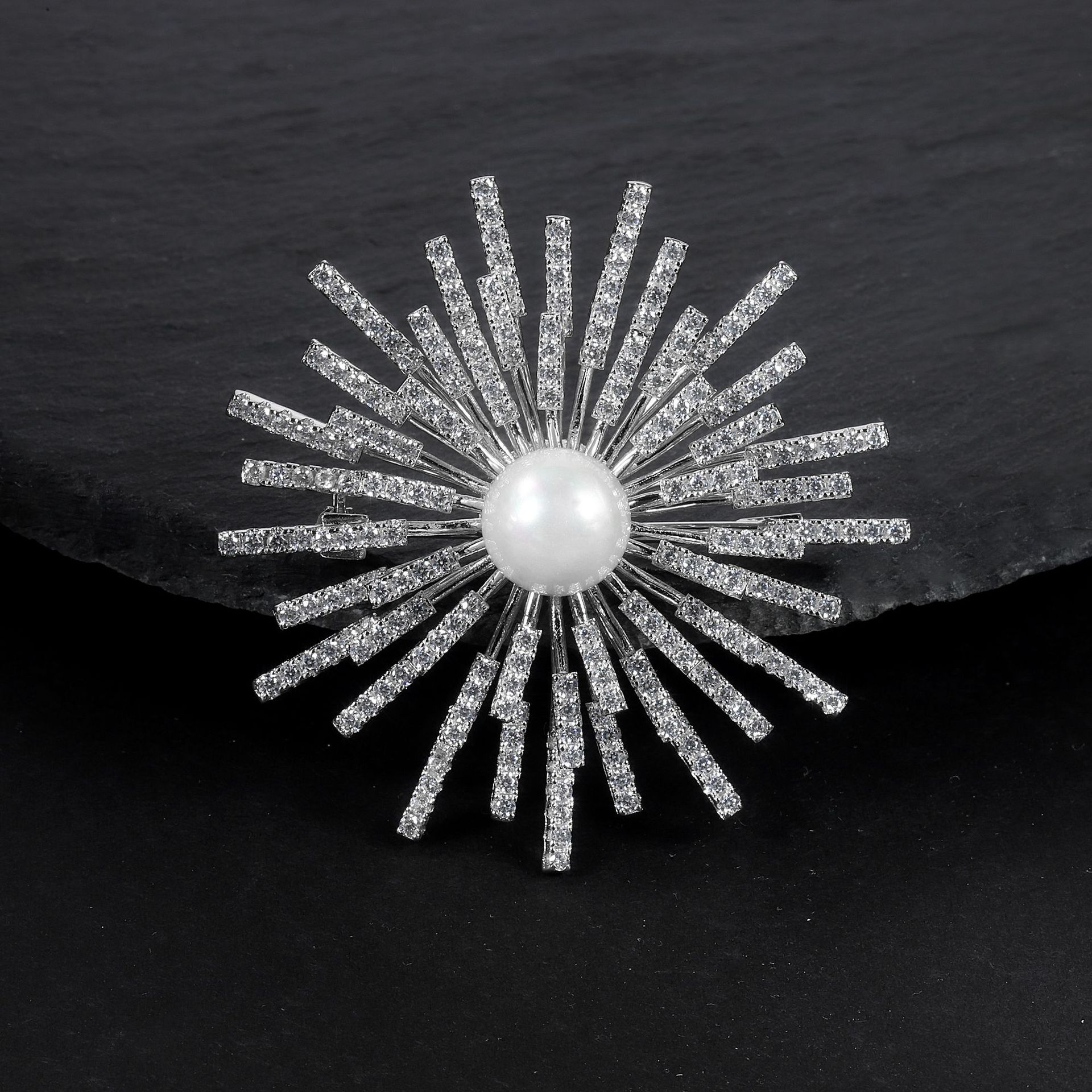The New 13Mm Shell Bead Brooch Blooming Personality Design Retro Luxury Premium S925 Sterling Silver Brooch