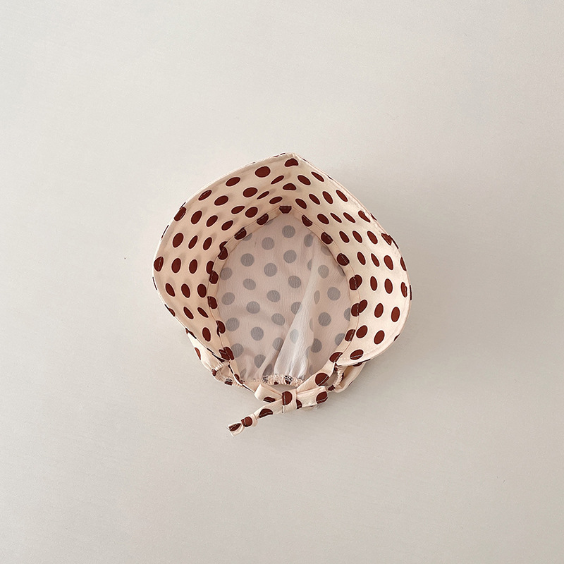 Baby sun hats with large brims, summer baby girls, spring and autumn thin sun hats, sun protection hats, polka dot infant hats Application Scenario