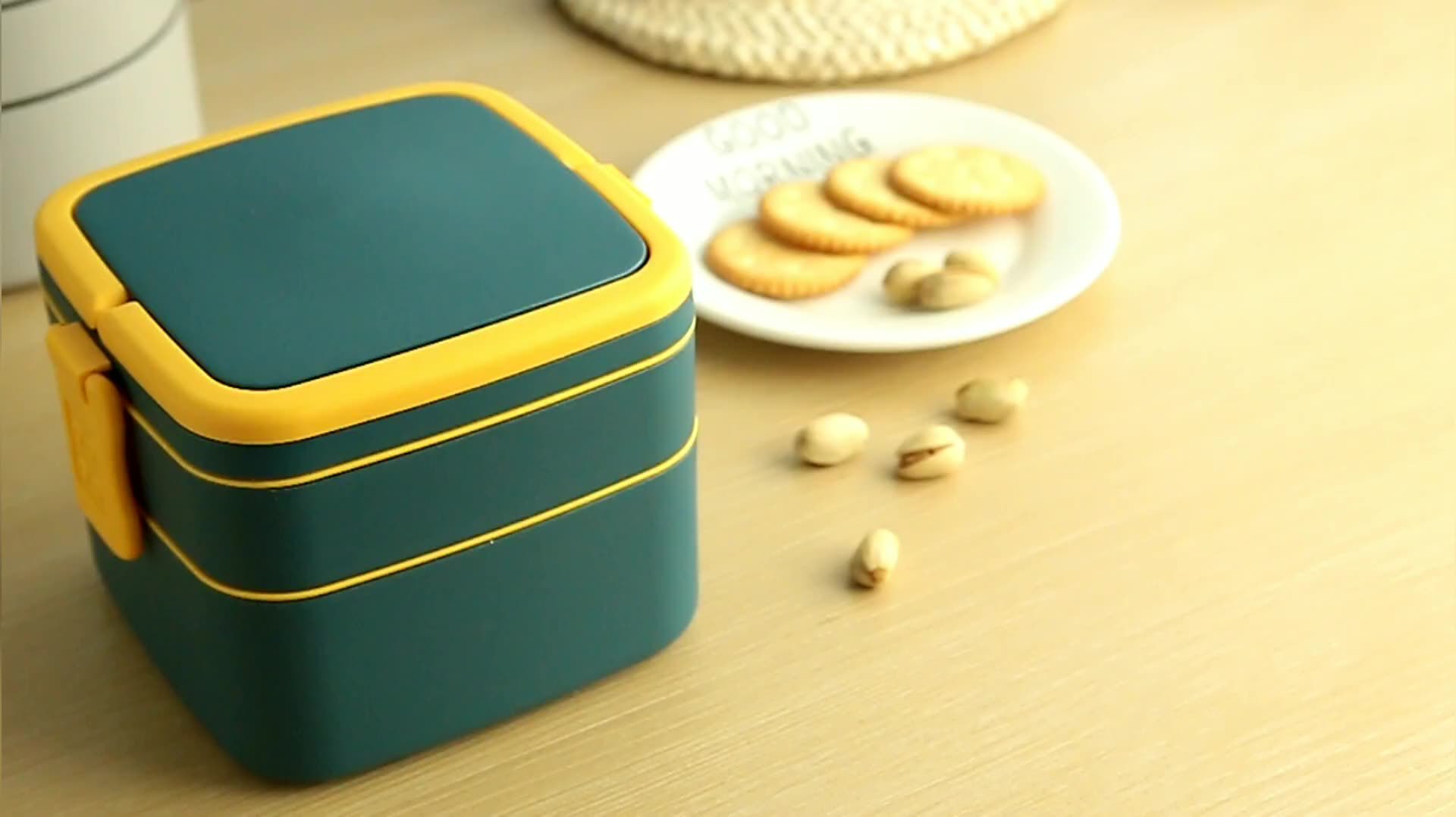 Double deck lunch box