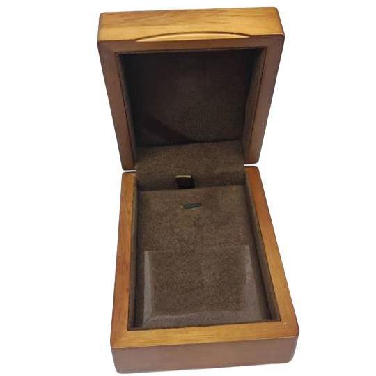 National Trend factory customizes wooden boxes for jade, jade bracelet boxes, jewelry boxes, bracelets, gift packaging boxes, and antique paint boxes Application Scenario