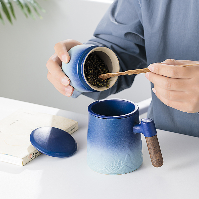 Gradient tea-water separation, tea brewing cup, souvenir ceramic cup, office mug with lid, filter and printed logo Application Scenario