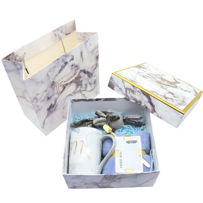 Mr. And Ms. Marble-patterned cup Souvenir box, gold-plated M Marble-patterned ceramic cup, towel and small doll set Item Picture