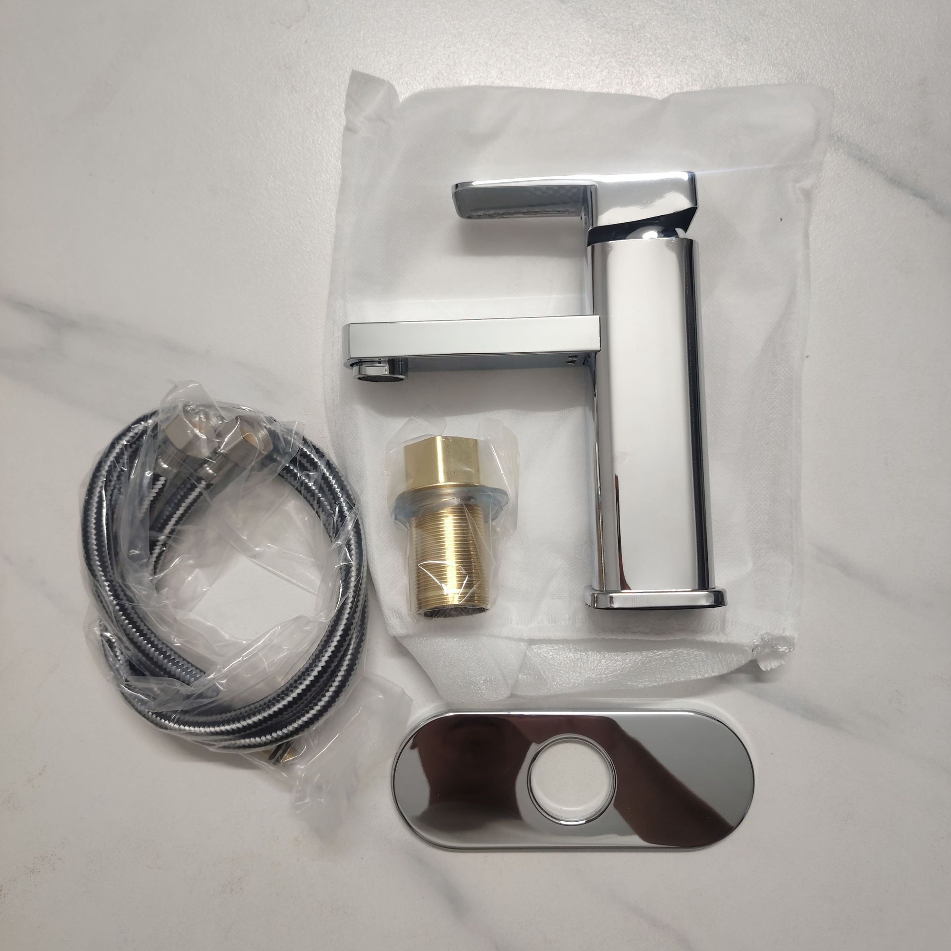 Bathroom cabinet faucet, washbasin, hot and cold water, heating faucet, washbasin, countertop, washbasin, faucet for export details Picture