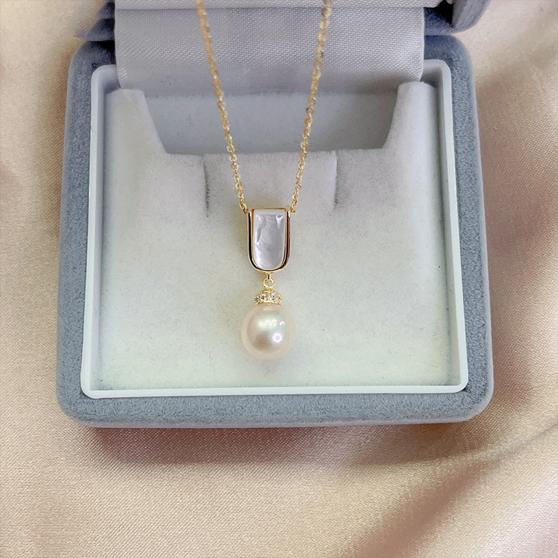 S925 silver necklace Akoya Sea Pearl necklace for women Light luxury niche design senior collar chain necklaces for women Application Scenario