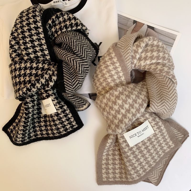 Women's winter Korean-style deer plush scarf, double-sided warm trend, school-style knitted checkered scarf, versatile scarf details Picture