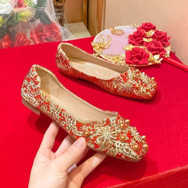 中国风方头浅口红色婚鞋女低跟平底水钻软底防滑孕妇秀禾服新娘鞋国潮国潮