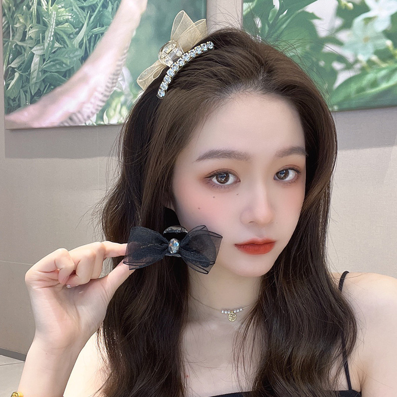 New Korean-Style Double-Sided Rhine-Diamond Grab Clip Hair Accessories Sweet Side Mesh Bow Clip Temperament High Ponytail Hair Clip Application Scenario