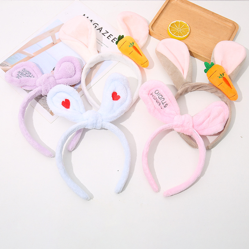 A cute plush hair band with rabbit ears and a simple hair-pressing headband featuring Japanese and Korean fashion trends. It is a versatile headwear for daily use