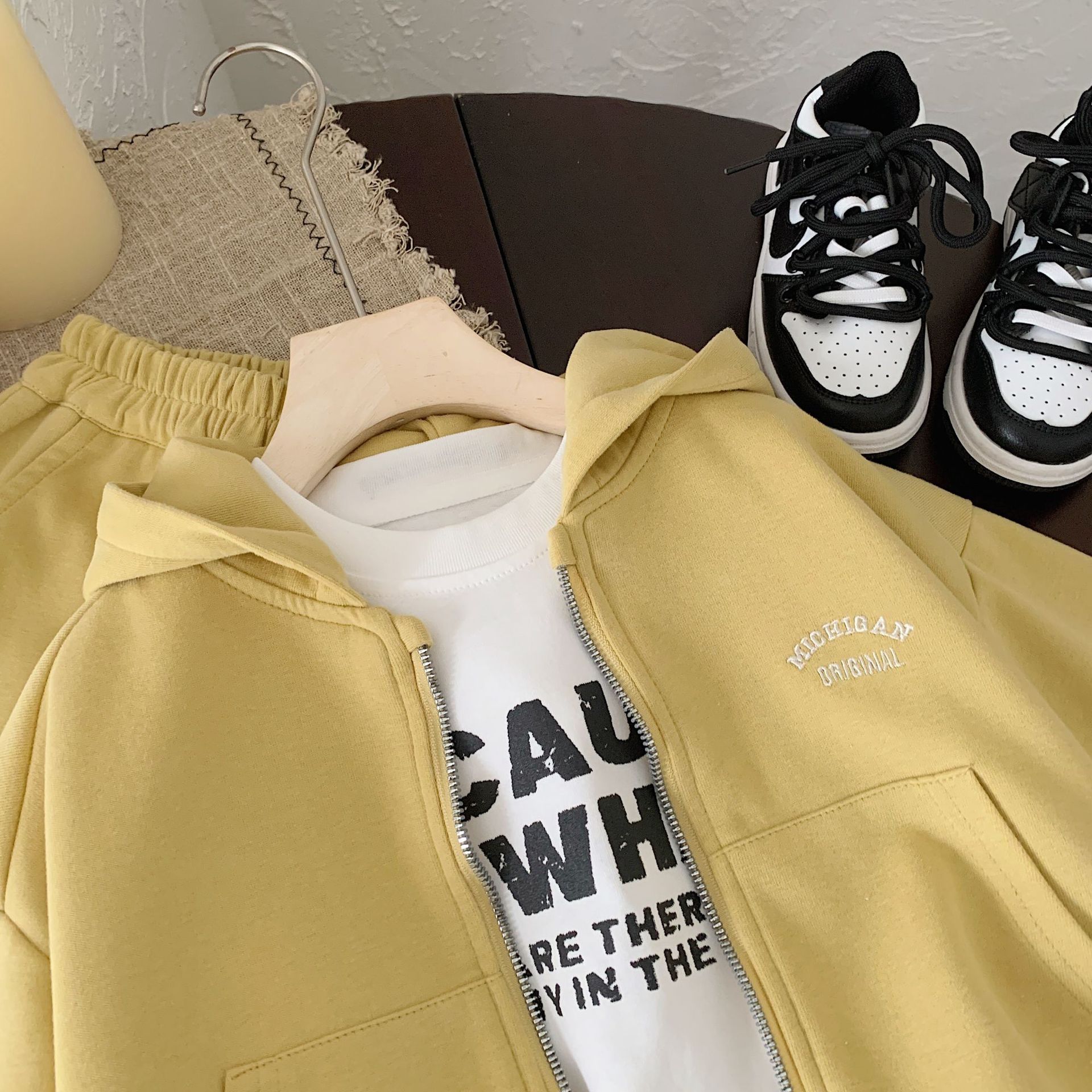 Children's Set 2024 Bangcheng Spring Children's Clothing Solid Color Two-piece Set, letter-embroidered jacket, Casual Long Pants G0032 Application Scenario