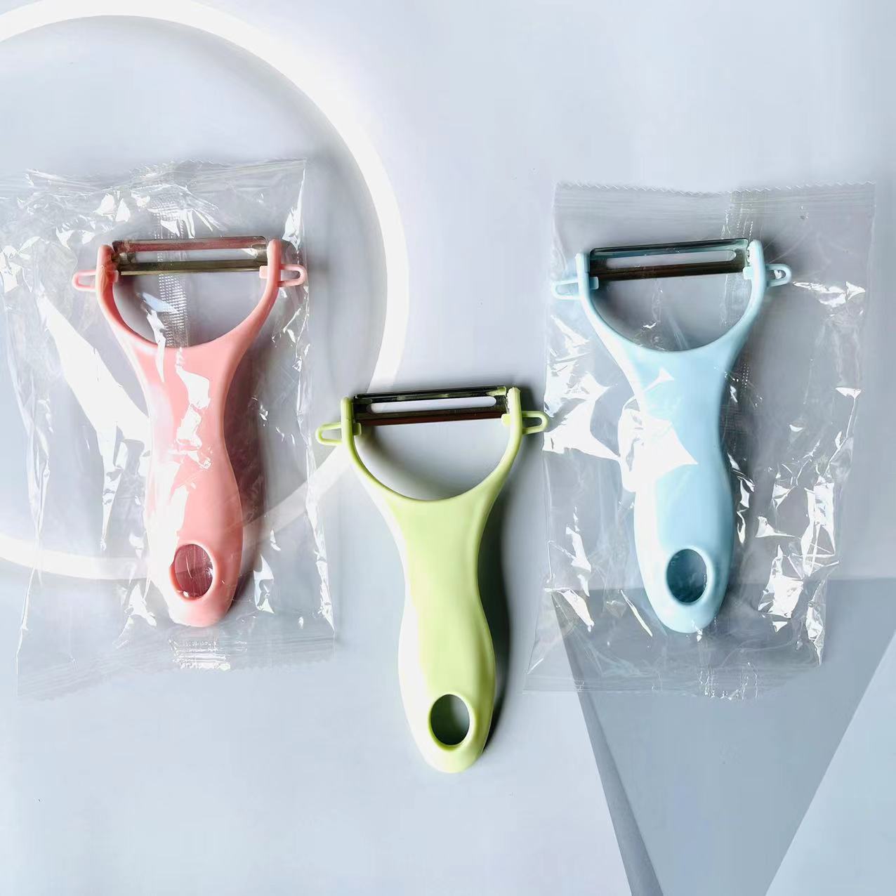 【 Zone 2-10 】8019 peeler, 1000 yuan per box, 8019 peeler, peeling knife, plastic handle, Peeler knife, fruit and Melon peeler knife, 1 yuan supply